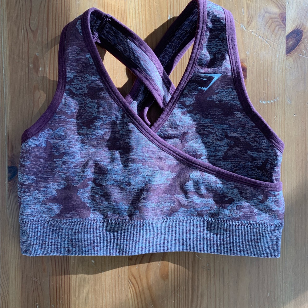 Adapt camo seamless Gym shark maroon sports bra